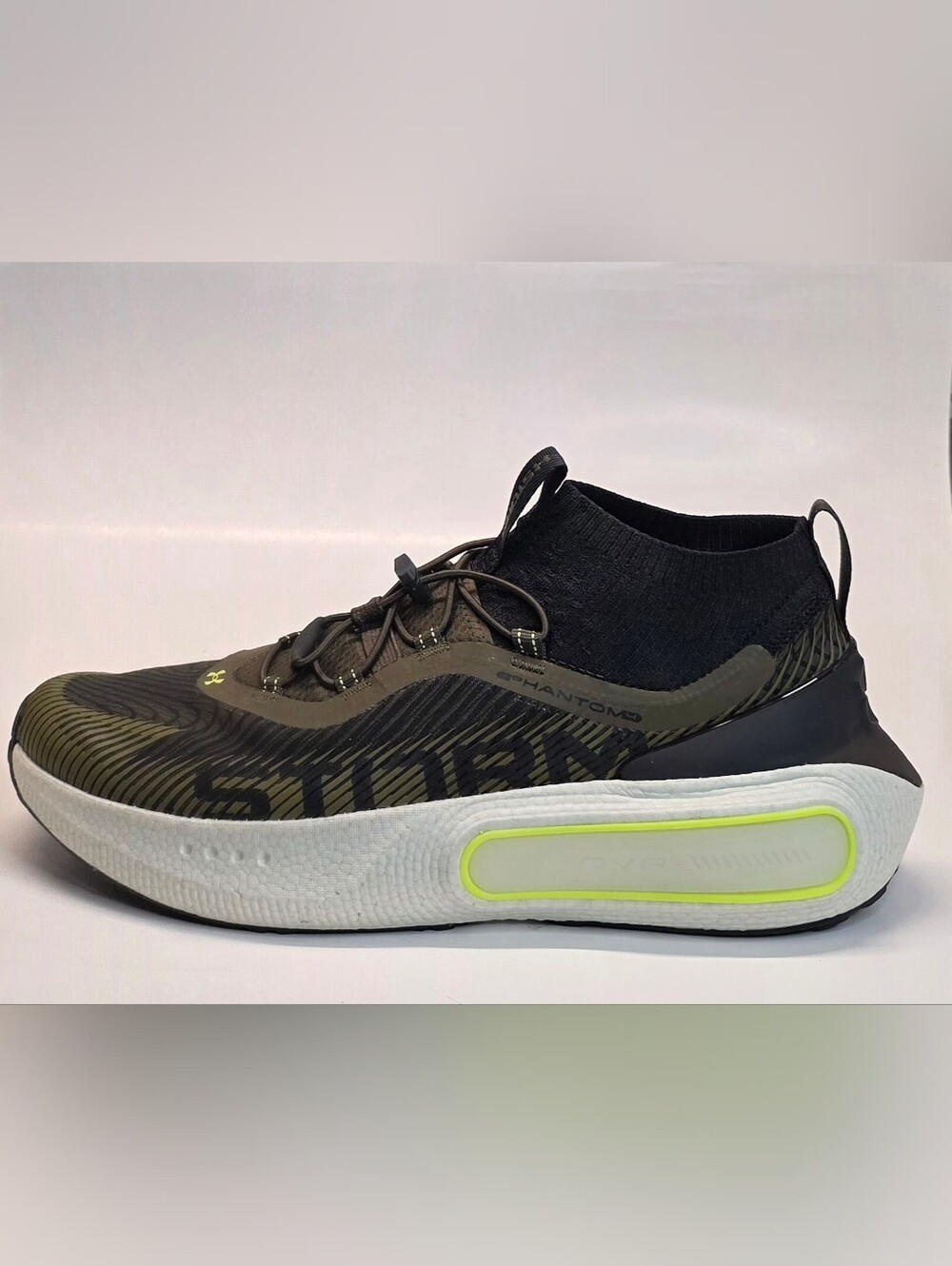 New Under Armour Men's HOVR Phantom 4 Storm 3027625 308 Green / Black